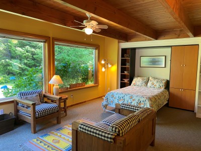 River room with full size Murphy Bed.