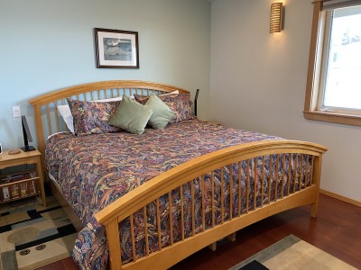 Spare Bedroom with King Bed