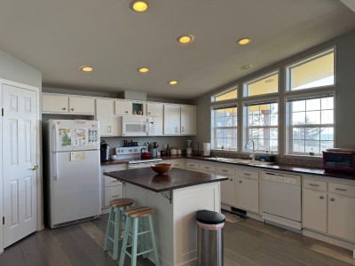 Fully furnished kitchen