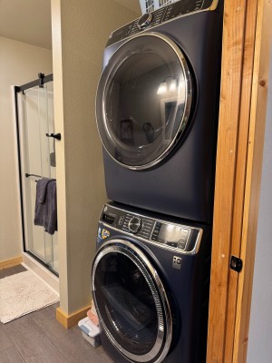 Stackable washer/dryer