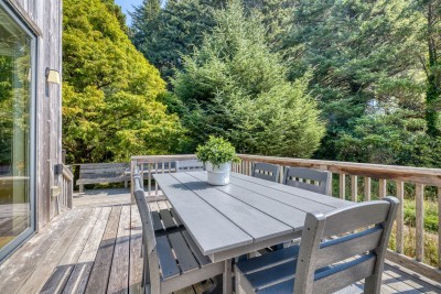 Outdoor table -seats 6