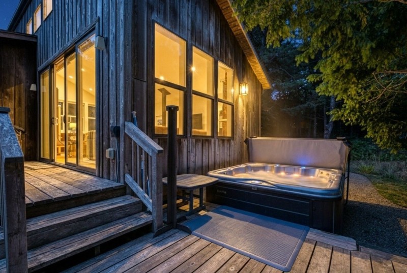 Hot Tub at night under the stars.
