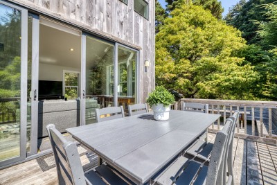 Outdoor table -seats 6