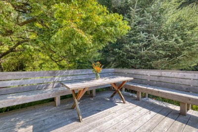 Wrap around seating on the back deck