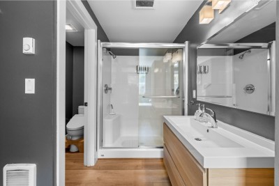 Another view of the bathroom