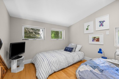 Loft area including a Smart TV - has 2 twin beds and a bean bag chair